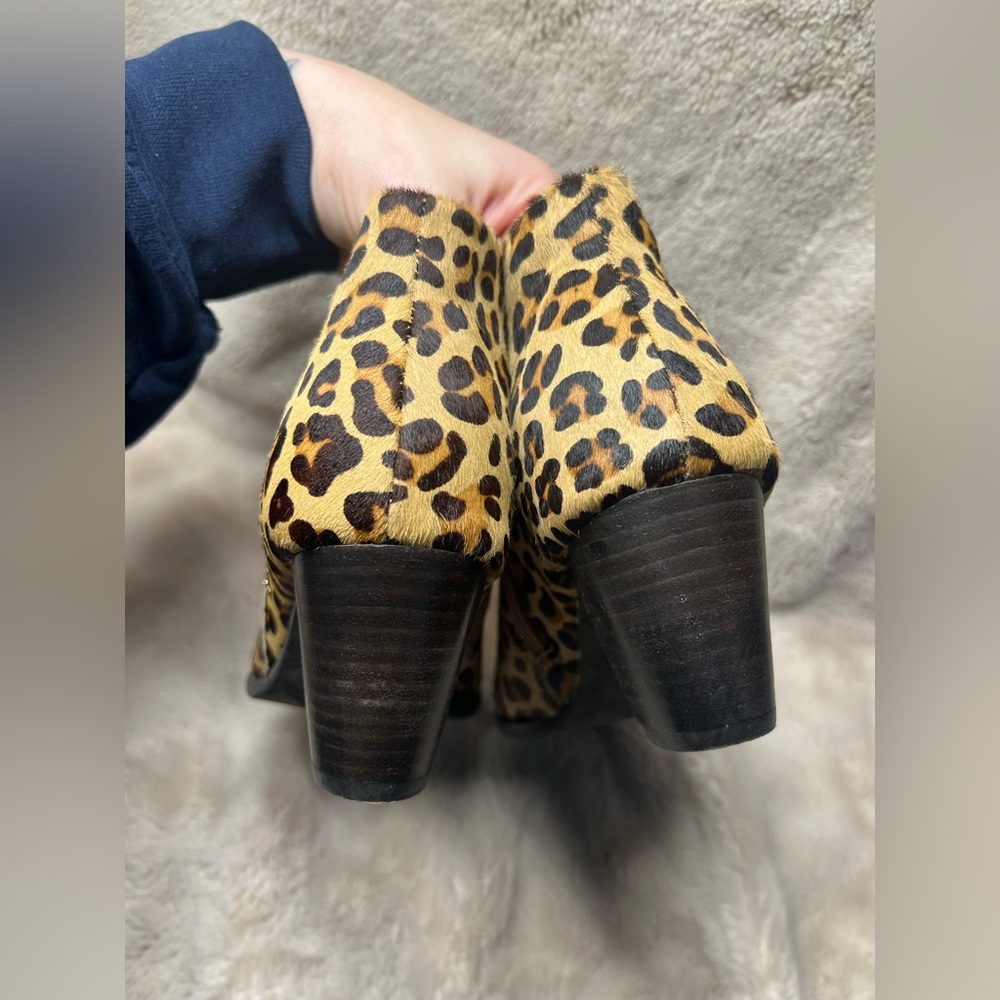 Vionic Georgia hair ankle boots in a leopard animal size 7 - Picture 6 of 7